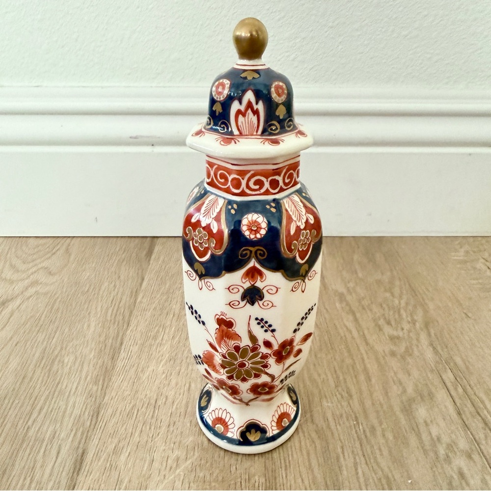 Vtg 1975 Royal Delft Dutch Pijnacker Hand Painted Lidded Jar Covered Vase, Imari